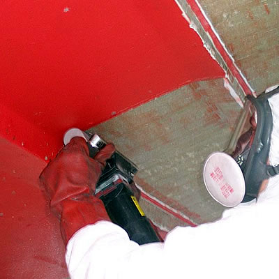 Preparing the hull of a boat for osmosis treatment Dorset